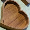 Cofanetto a forma di cuore in legno massello